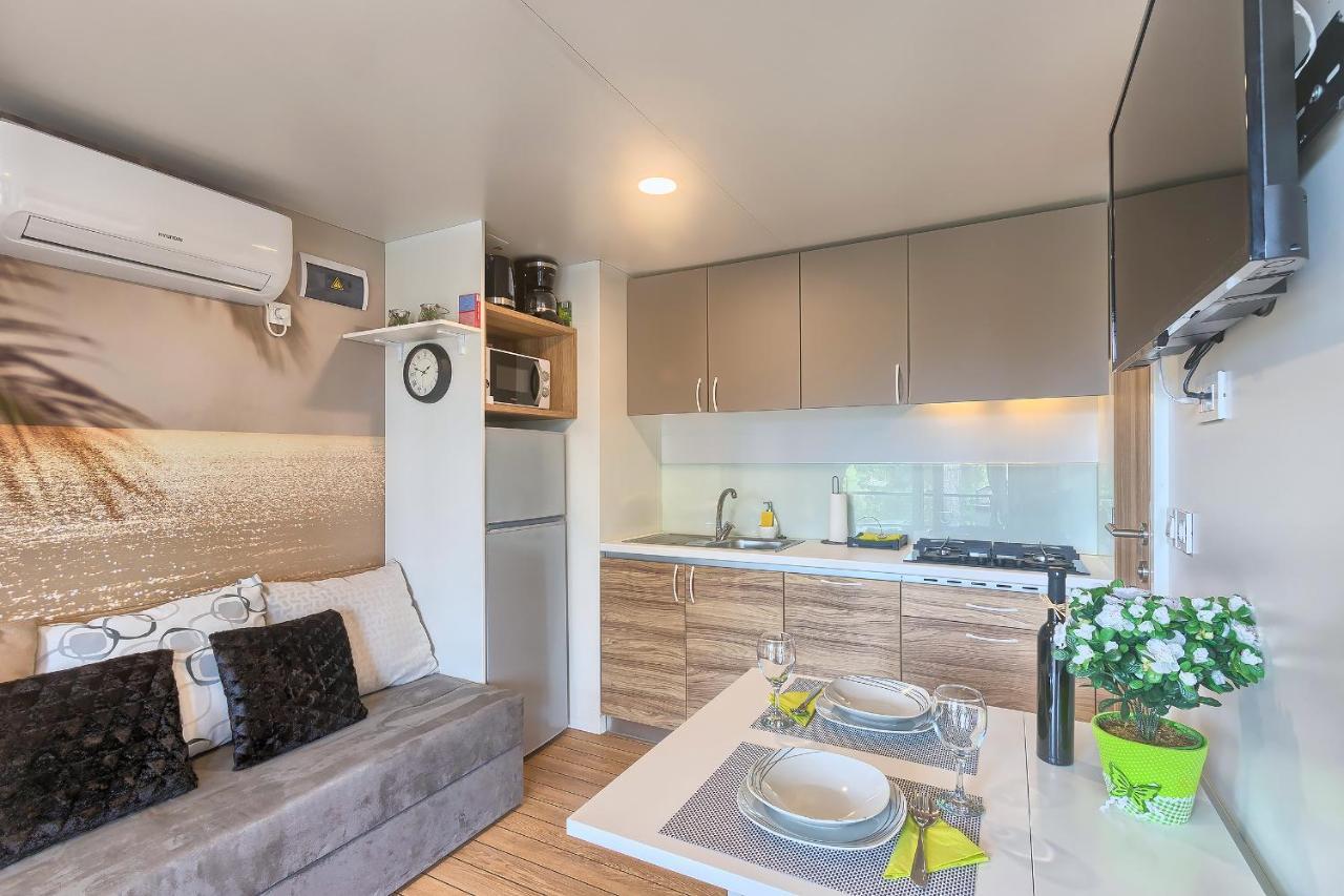 Total Escape Mobile Home Nera Camp Porton Biondi روفينج المظهر الخارجي الصورة